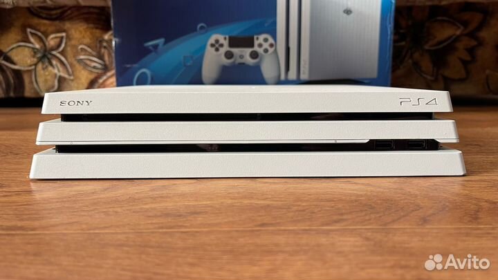 Sony ps4 Pro 7218 (3 ревизия) White