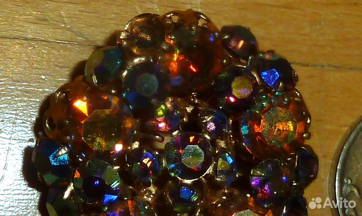 Советская брошь Утрата одного камня