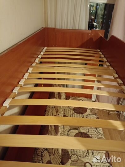 Двухярусный диван бу