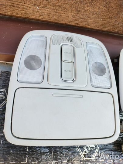 Плафон подсветки салона Kia Soul хэтчбек 1.6 G4FG