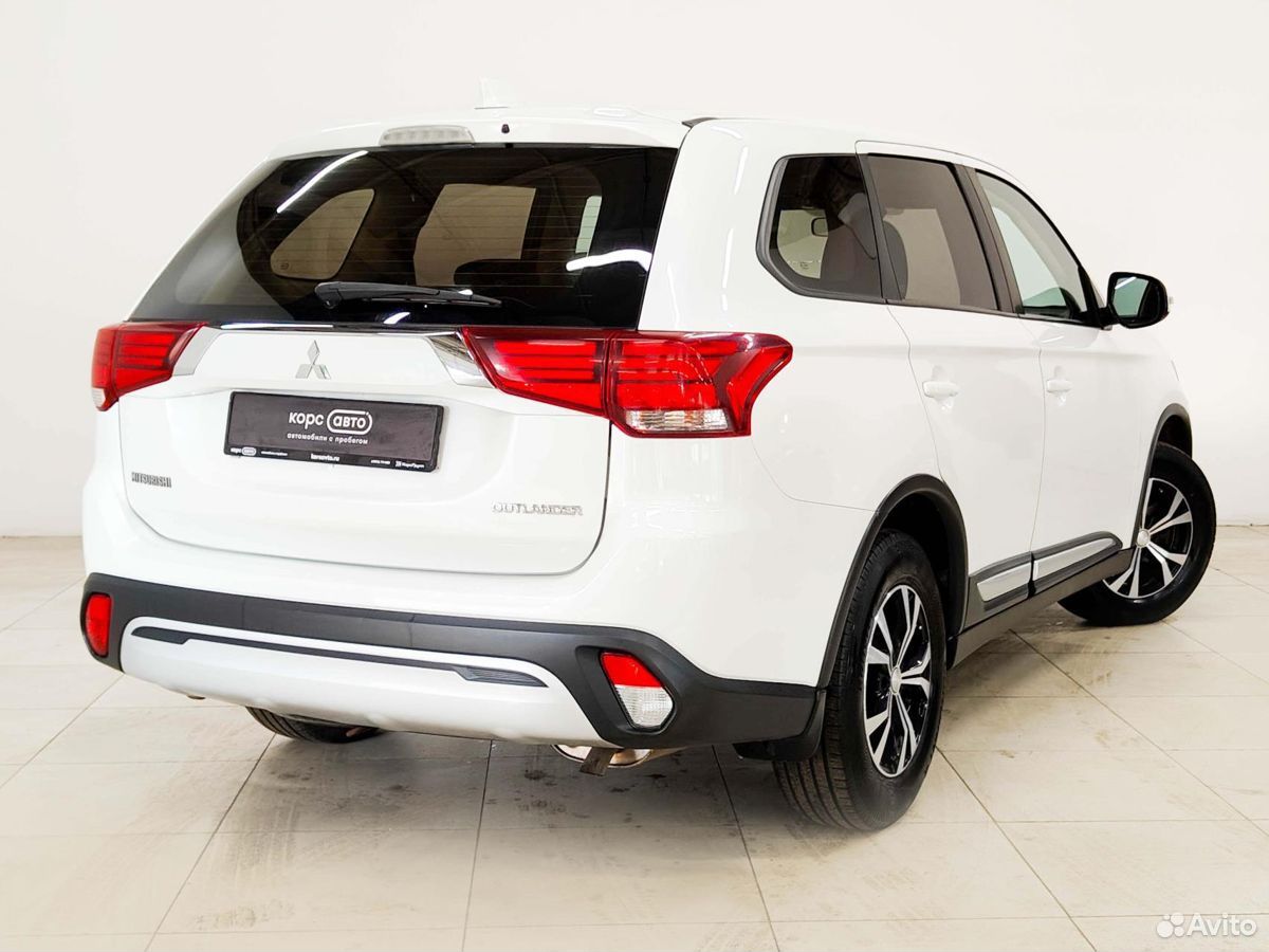 Mitsubishi Outlander 2.0 CVT, 2018, 239 133 км, фото 3