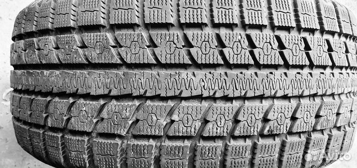 Dunlop Winter Maxx SJ8 275/40 R20