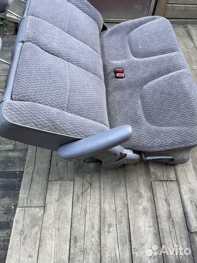 Сидение с детскими креслами