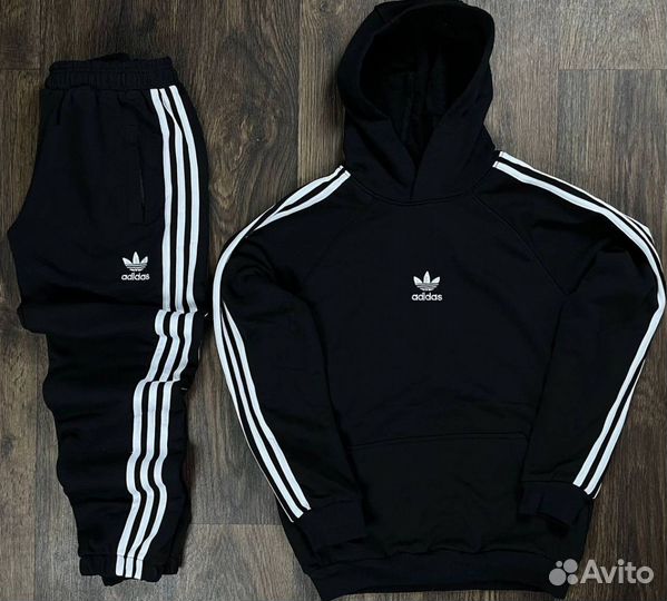 Спортивный костюм Adidas