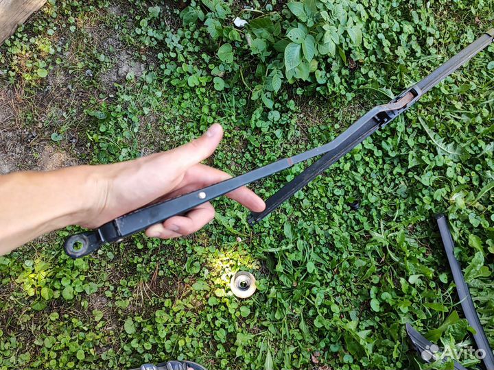 Поводок дворника пассат б3