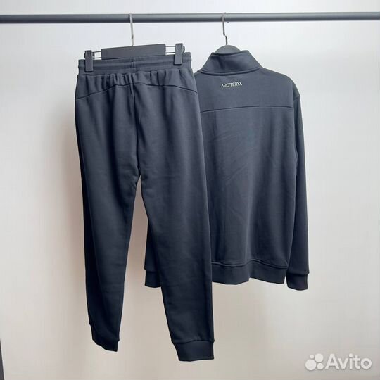 Спортивный костюм arcteryx