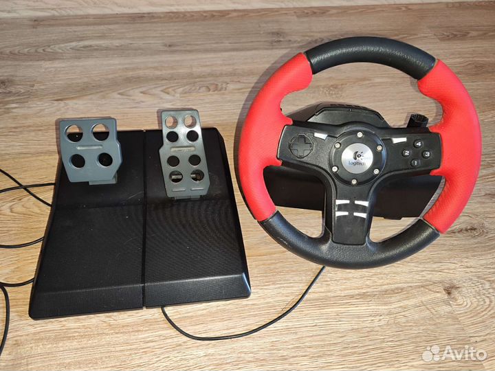 Игровой руль logitech
