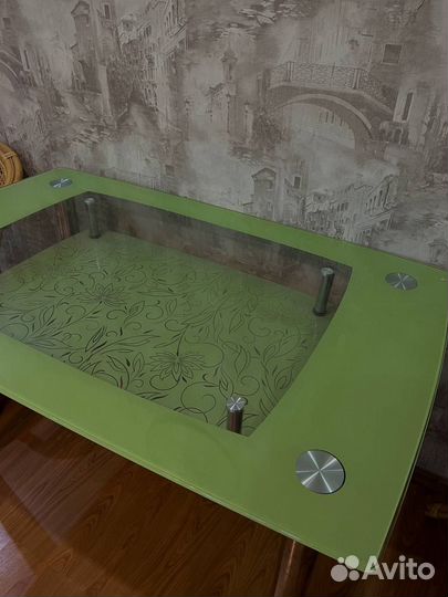 Стол обеденный стеклянный