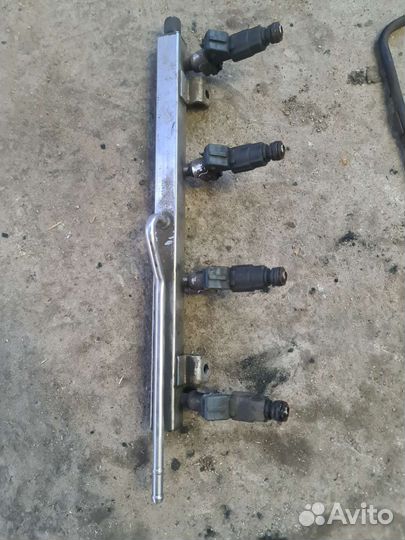 Топливная рампа форсунки Chery fora a21 чери фора