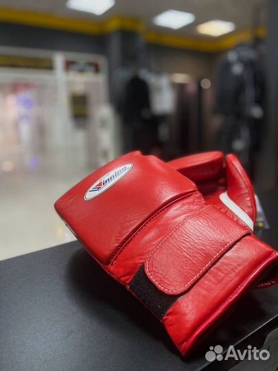 Боксерские перчатки Winning Red