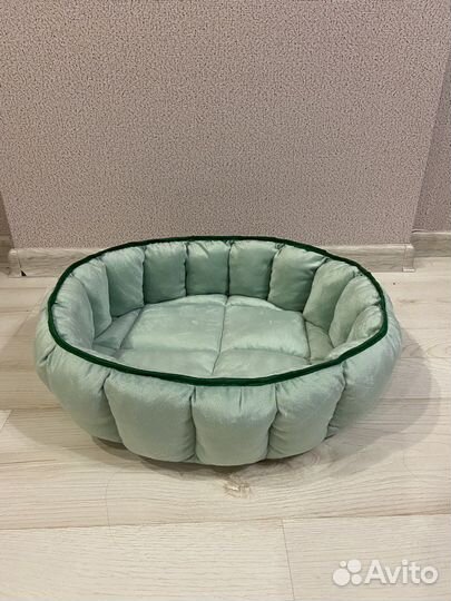 Лежанки разных цветов