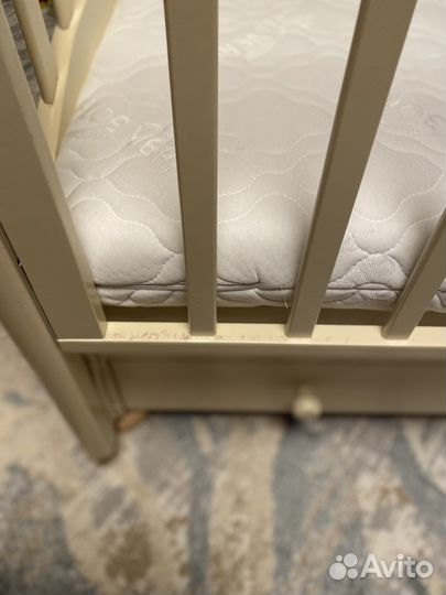 Детская кроватка Nuovita с продольным маятником