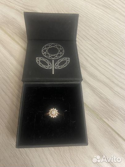 Кольцо эпл даймондс малинка с бриллиантами