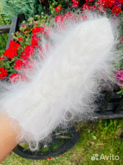 Варежки пуховые белые женские
