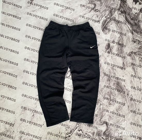 Спортивки Nike с широким выходом