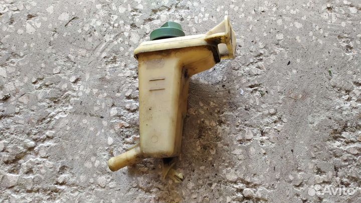 Бачок гур Фольксваген Пассат б5