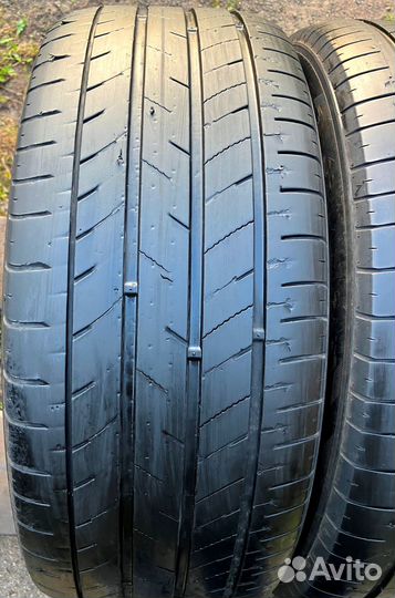 Kumho Ecsta HS52 235/45 R18