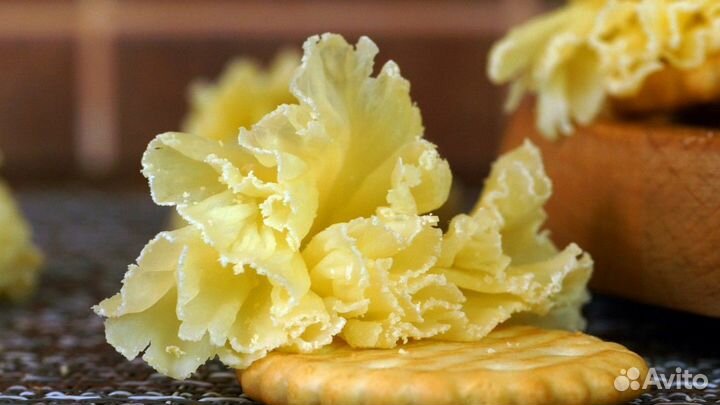 Сыр тет де муан твердый