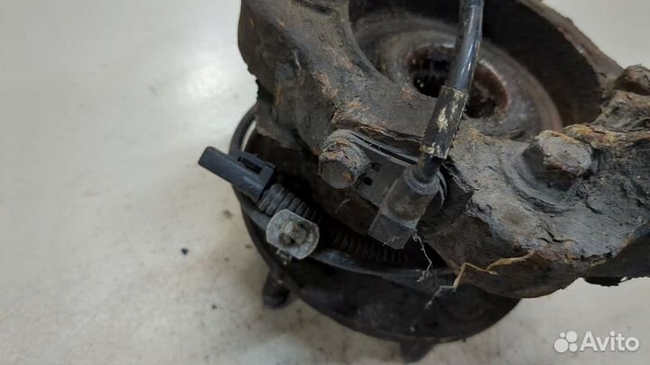 Ступица (кулак, цапфа) левая передняя Hyundai Santa Fe