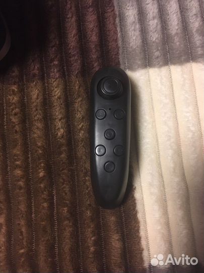 Очки виртуальной реальности с пультом