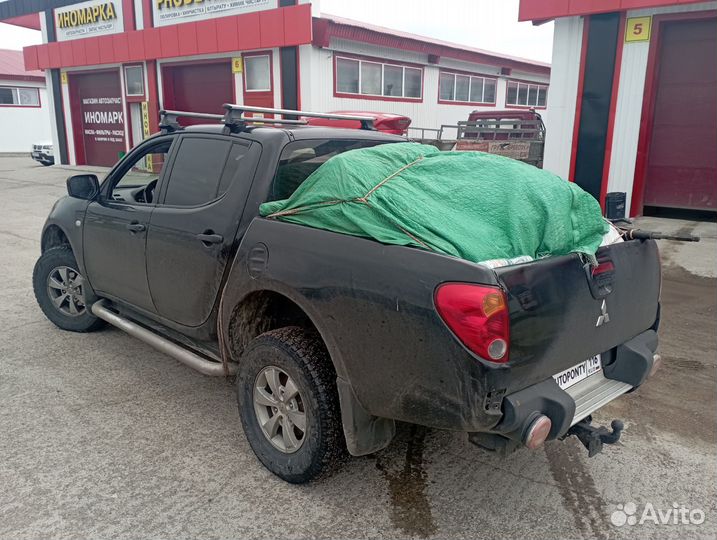 Багажник на крышу Mitsubishi L200 поперечины крыло