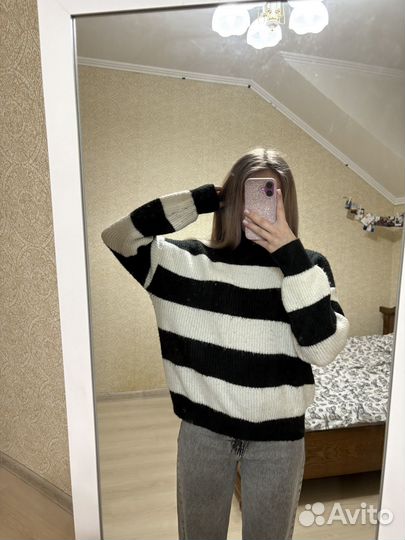 Свитер женский