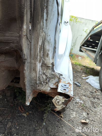 Порог левый Skoda Rapid 1 рестайлинг