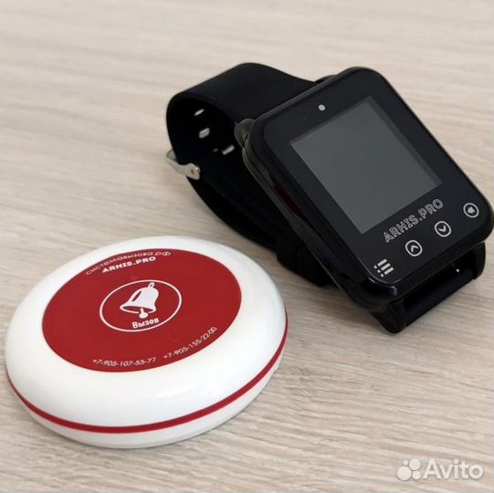 Кнопка вызова персонала и часы в салон красоты