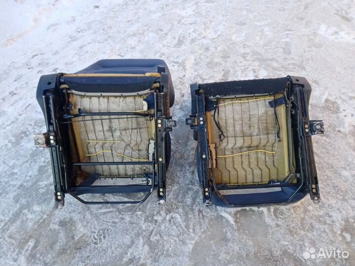 Сиденье переднее Mitsubishi Carisma 4G92 2002