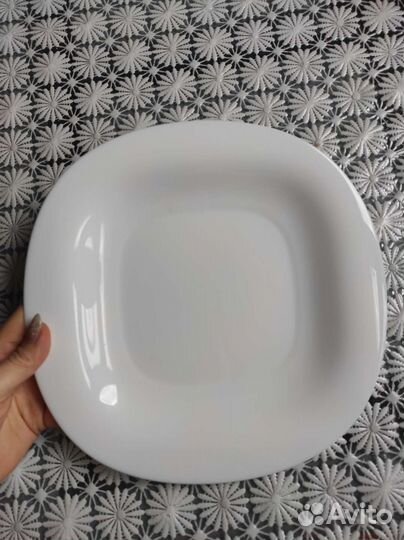 Тарелки большие квадратные