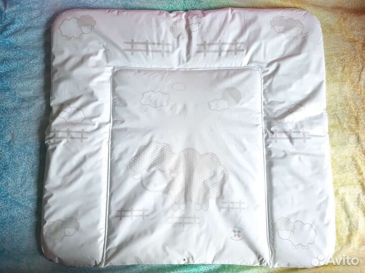 Матрас на пеленальный столик комод