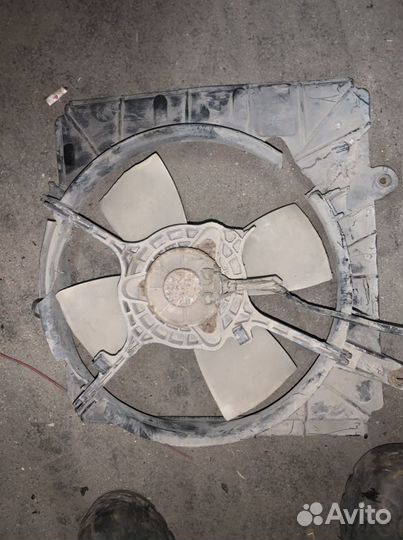 Вентилятор радиатора Mazda 323F BG