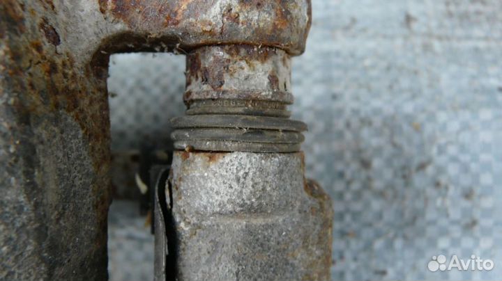 Суппорт тормозной перед правый Kia Rio III