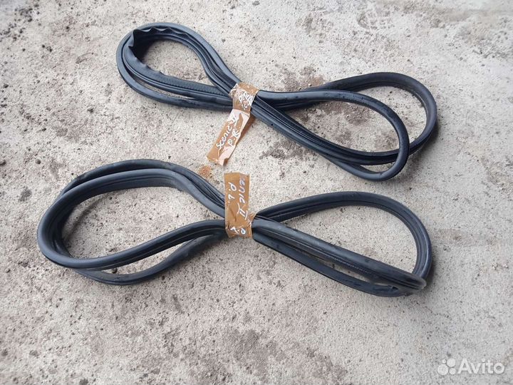 Уплотнительная резинка двери scenic 2