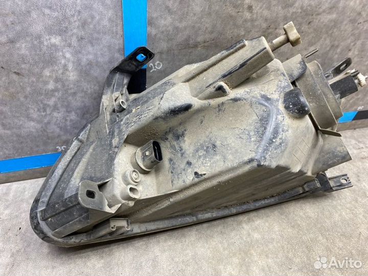 Фара передняя правая Лада Гранта седан 1.6 21126