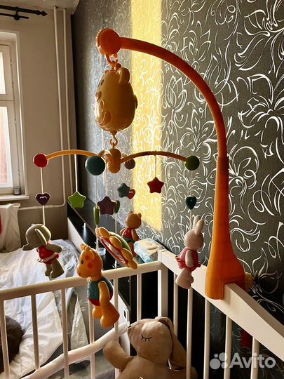 Мобиль развивающий в кроватку