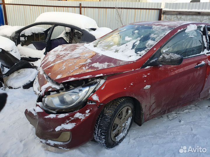 В разборе Hyundai solaris