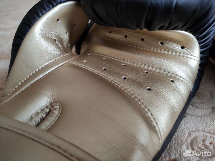 Боксерские перчатки 