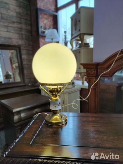 Настольный светильник