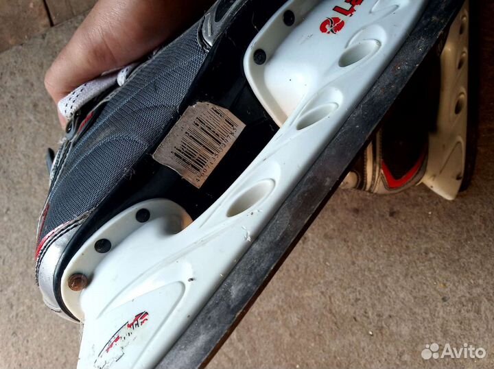 Коньки хоккейные