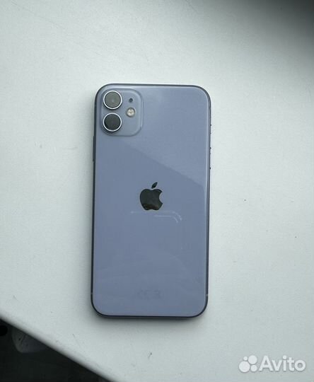 Телефон iPhone 11