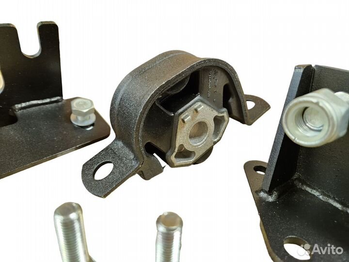 Левая, усиленная опора двигателя Лада Веста