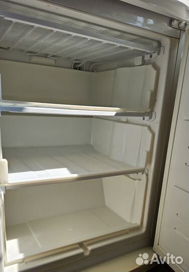 Холодильник атлант на запчасти
