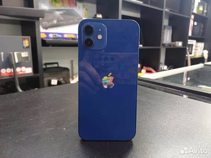 iPhone 12, 64 ГБ