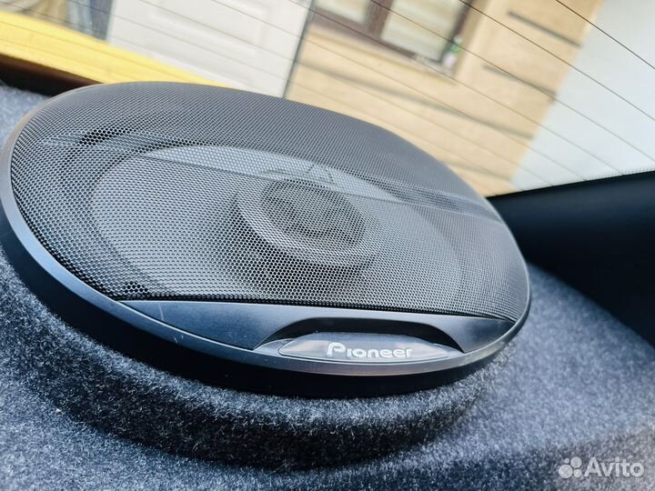 Акустическая полка на гранту