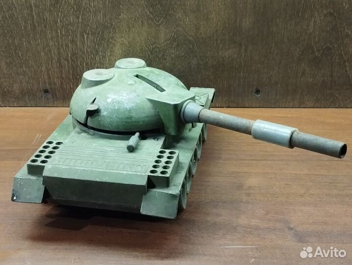 Игрушка танк СССР