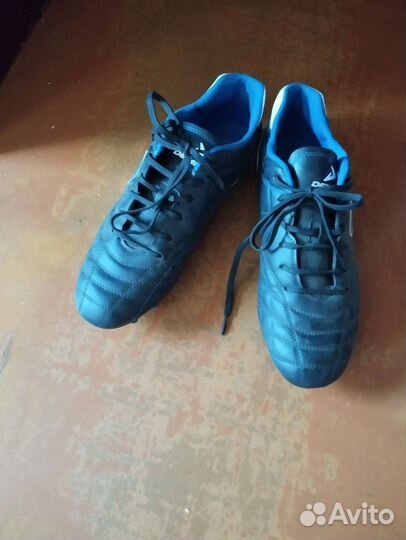 Футбольные бутсы demix