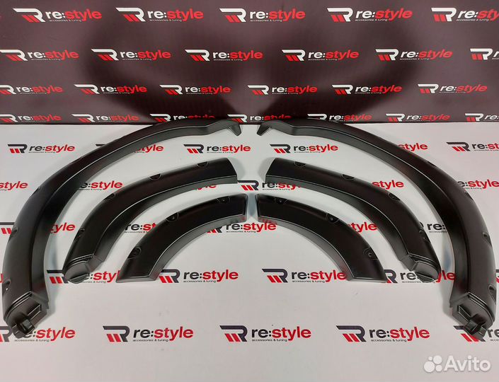 Фендера Toyota Land Cruiser 80 S1206