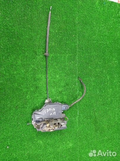 Замок двери передний правый Skoda Fabia