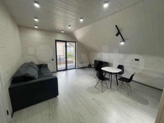 2-к. квартира, 70 м², 3/3 эт.